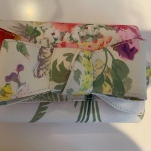 The cutest Ted Baker clutch/shoulder bag